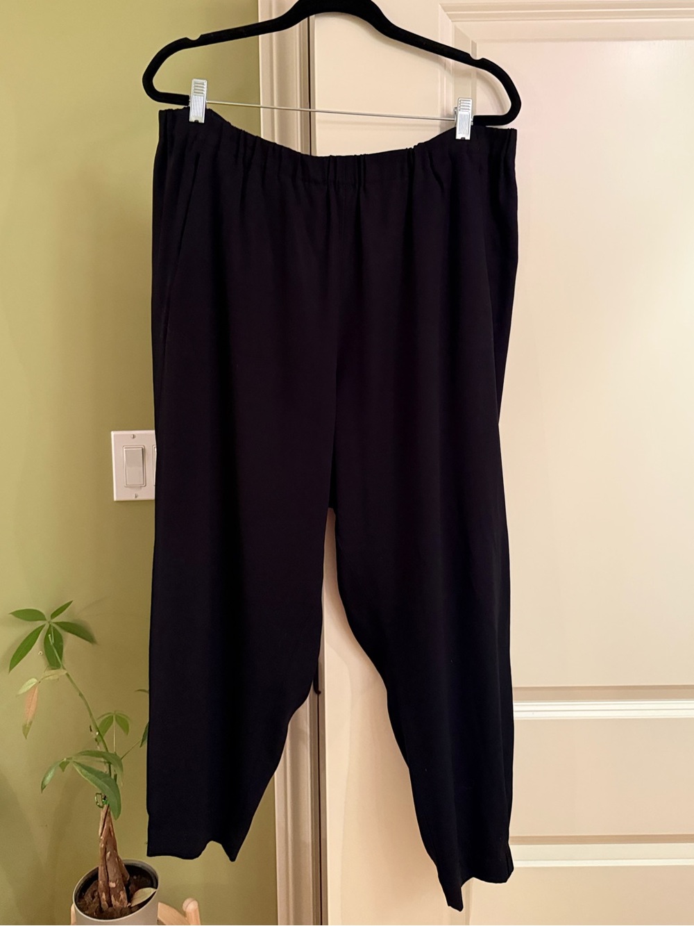 Babaton Black Pull-On Tapered Pants 2XL